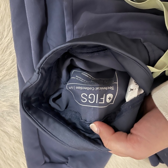 Figs Scrub Set - Picture 2 of 2